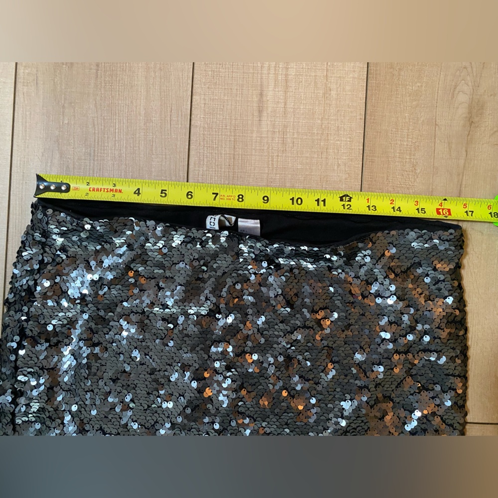 H&M Black and Silver Sequin Mini Skirt New Years Eve sparkly skirt - Picture 5 of 14
